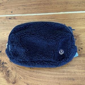 Lululemon Everywhere Belt Bag *Fleece*